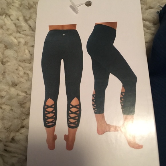 Active Life High-Waisted Crop Lattice Leggings NWT - Picture 6 of 7